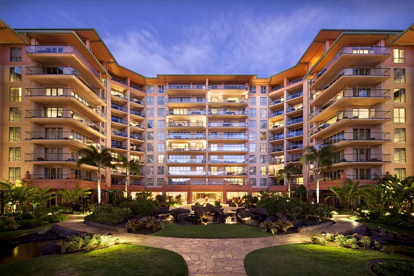 Operable-Glass-Walls-create-a-stunning-design-for-multifamily-units