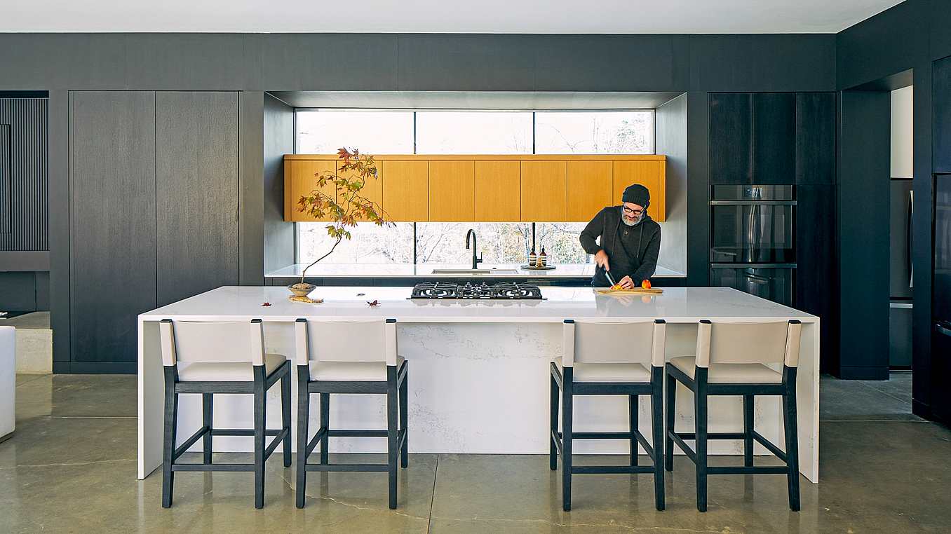indoor-outdoor living in contemporary home