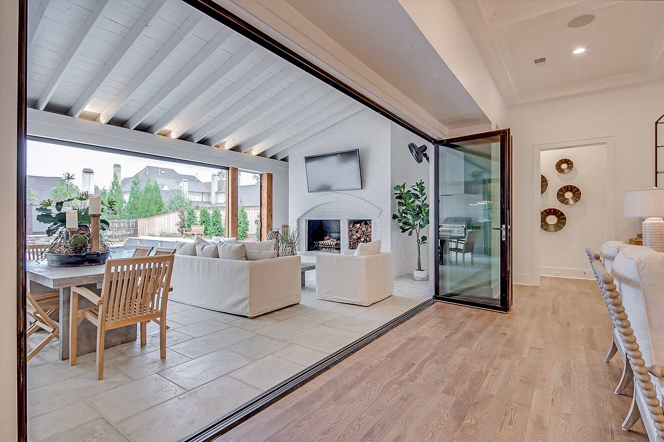 outdoor loving with NanaWall retractable glass walls