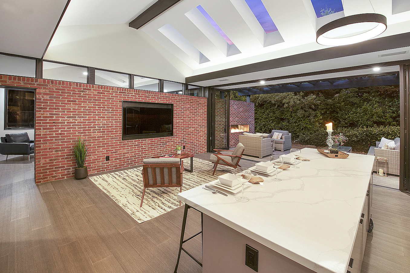 NanaWall aluminum clad folding doors