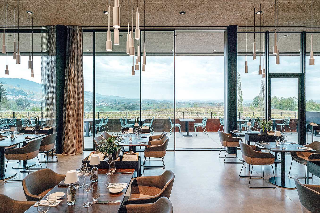 winery design with NanaWall retractable glass walls