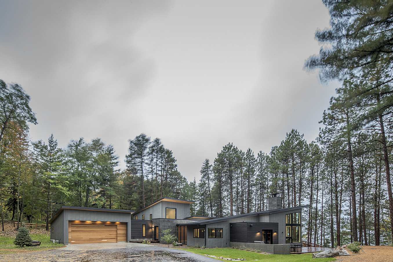 lakeside vacation home with 3-season porch design