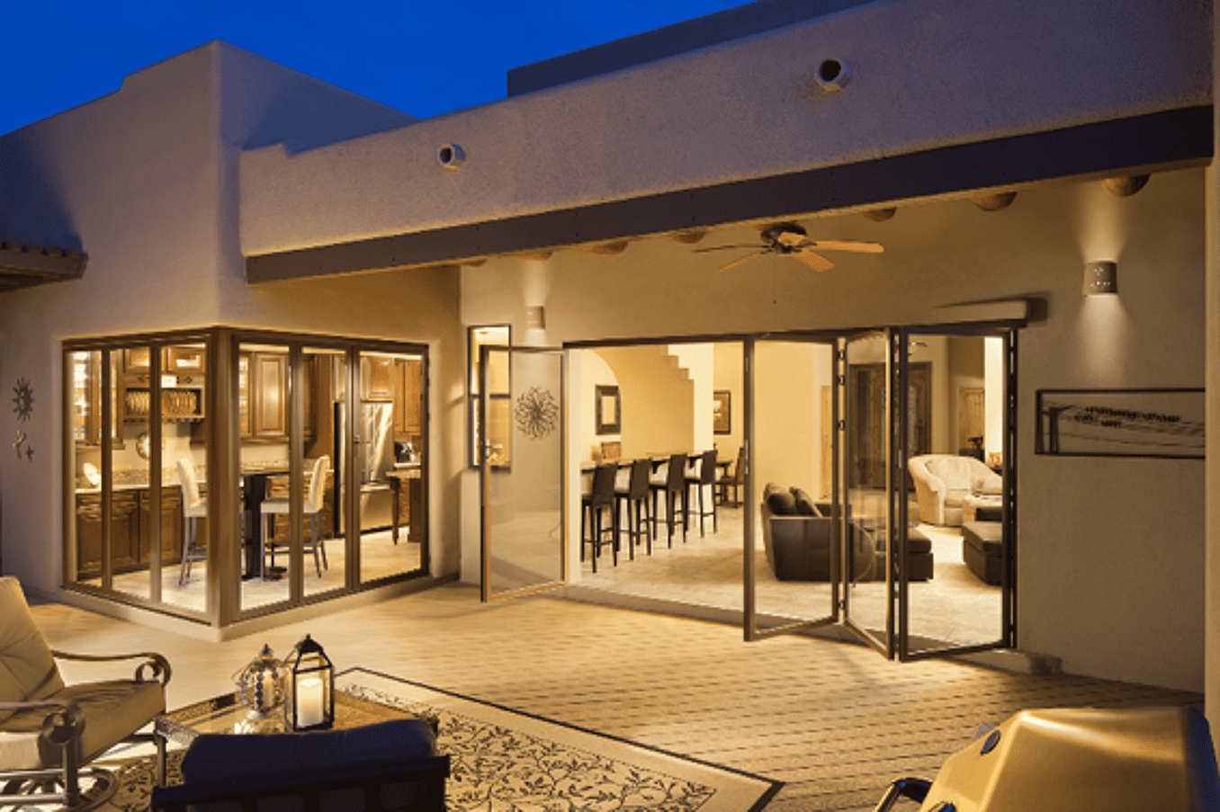 Operable-Glass-Walls-Used-to-Separate-Living-Rooms-From-Outdoors