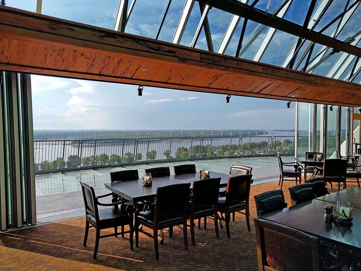 Looking-out-of-The-Lookout-from-a-table-at-the-Memphis-view