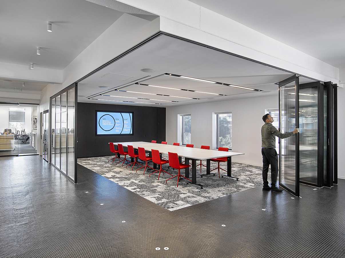 NanaWall HSW System single track stacking glass door