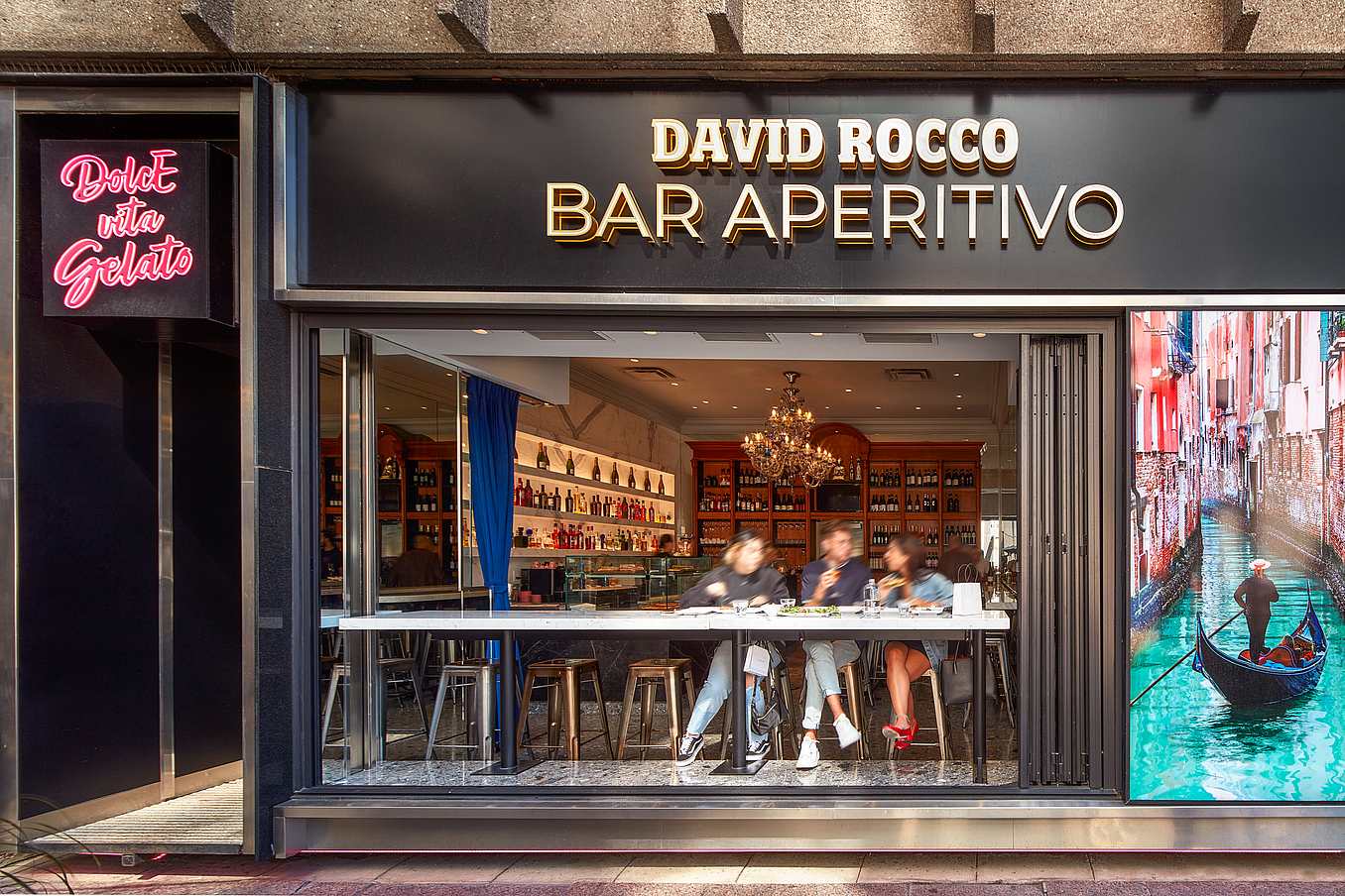 folding commercial glass doors by NanaWall at Bar Aperitivo Toranto