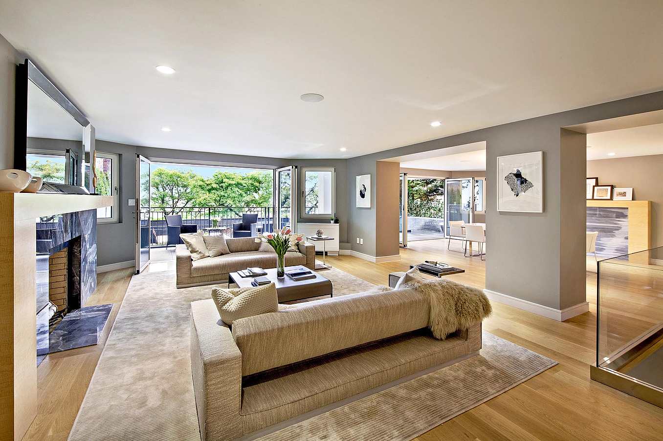 new york city highend townhome with indoor/outdoor living and folding glass walls
