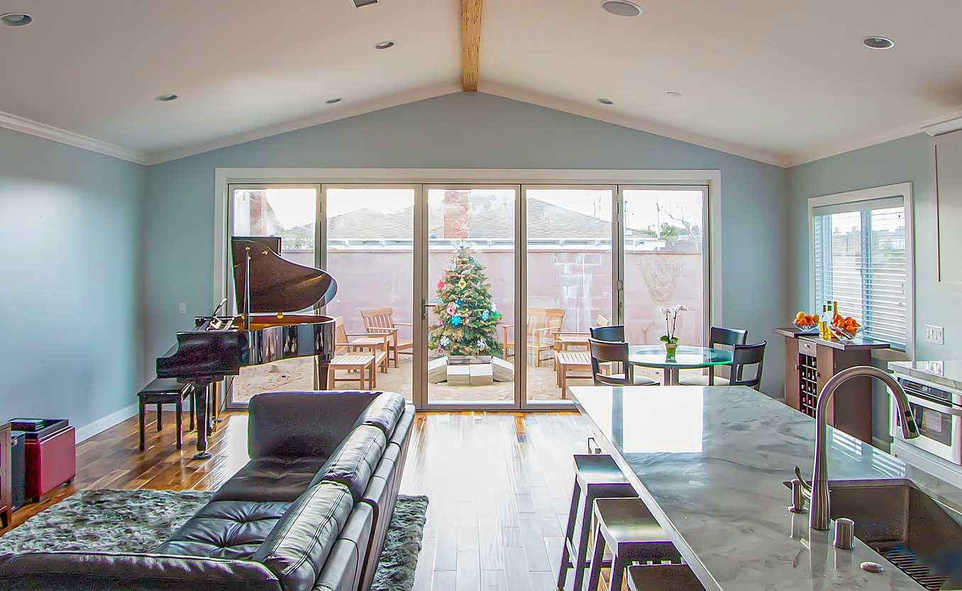operable glass wall for indoor/outdoor living space
