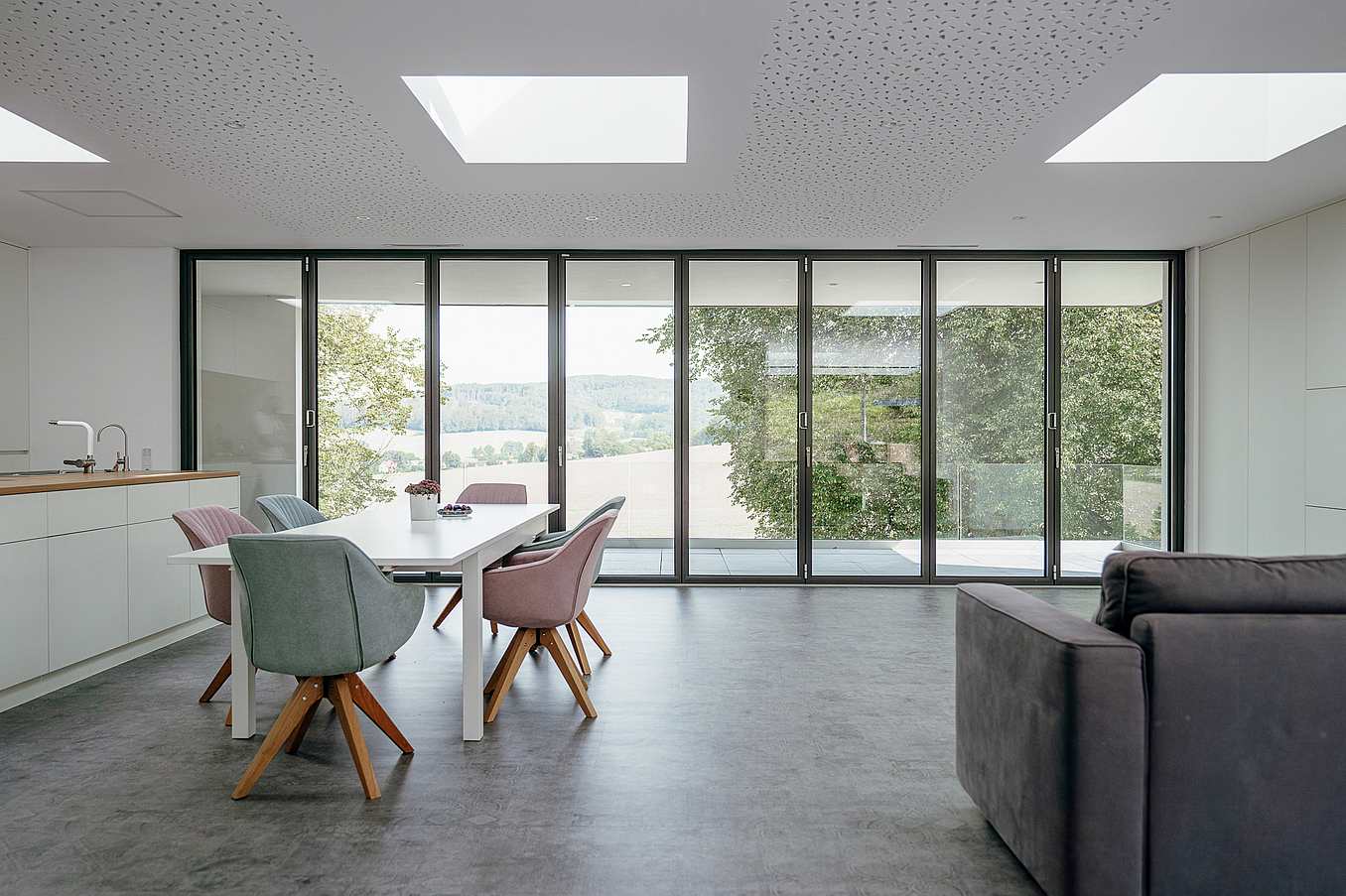 multifunctional NanaWall retractable glass walls