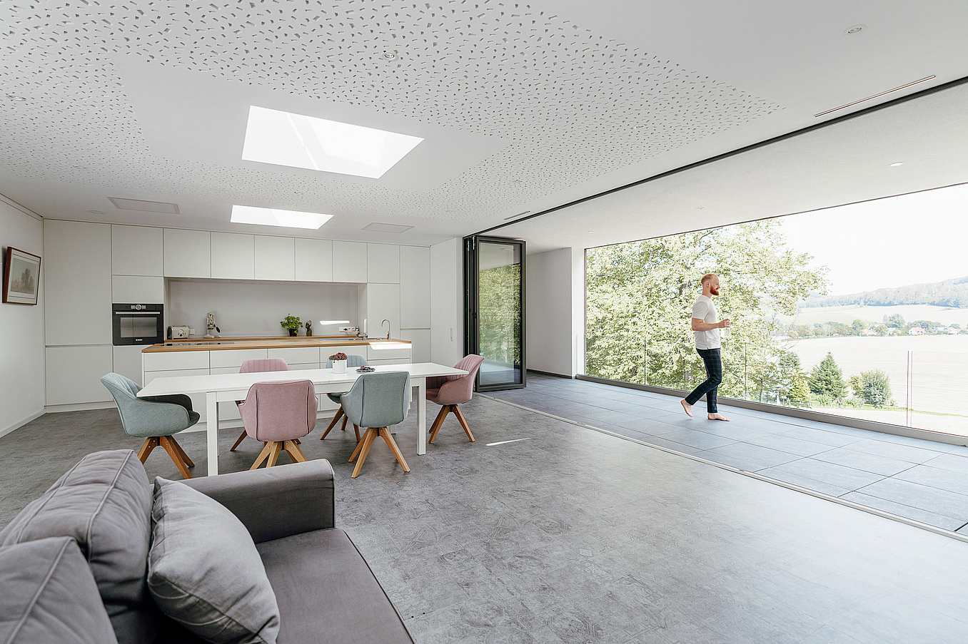multifunctional approach to living with retractable glass walls