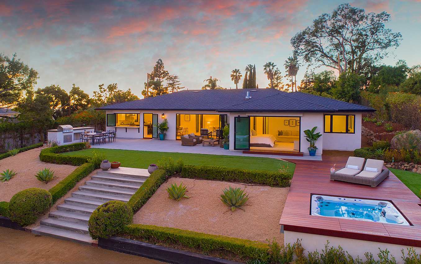 ranch home moveable glass walls