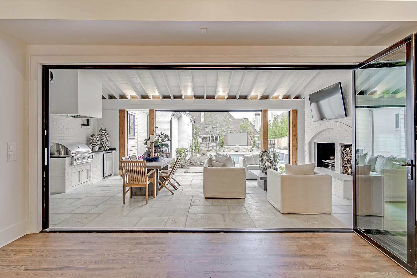 indoor outdoor living California Room