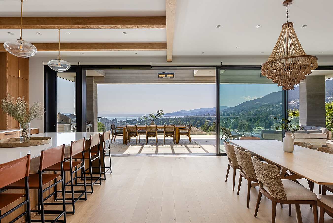 minimal sliding retractable glass walls