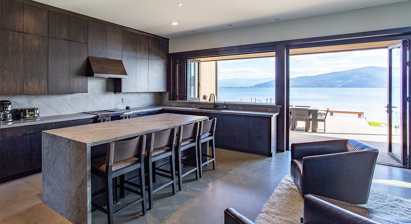 lakehouse residential glass walls