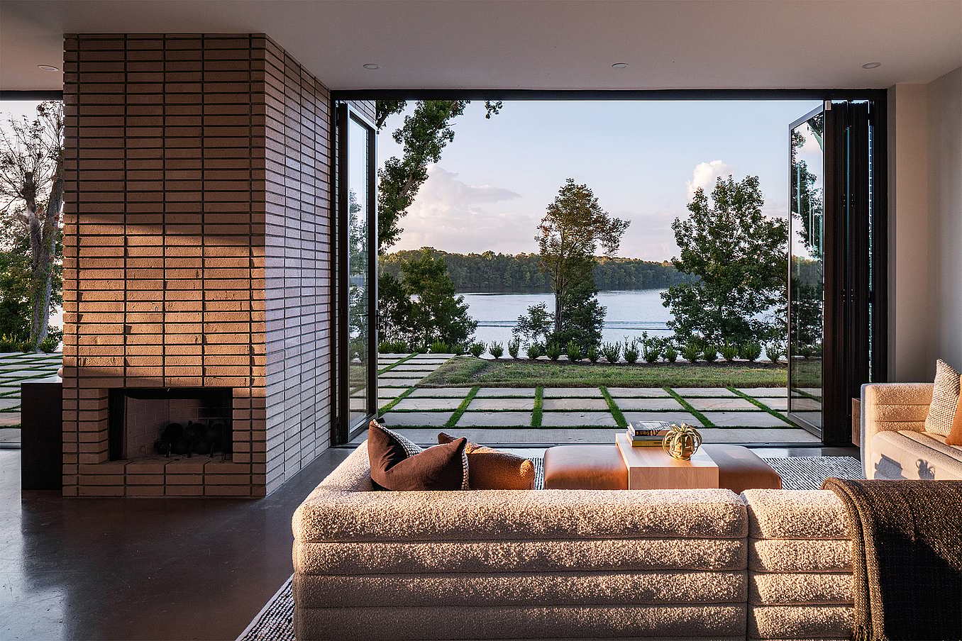 Generation 4 residential glass wall systems at lakefront