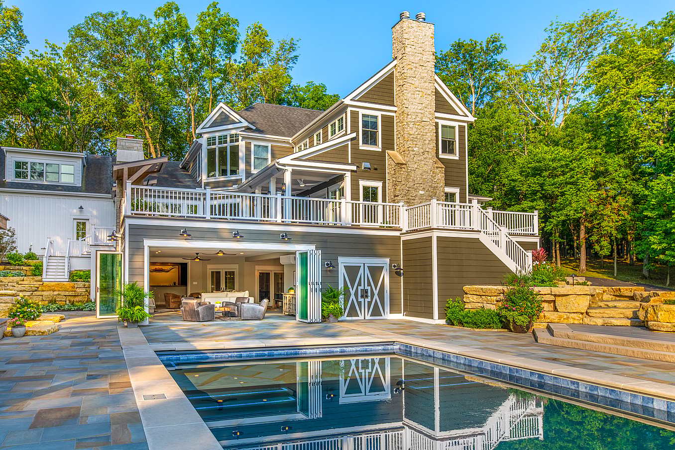 indoor-outdoor living with accordion glass door systems