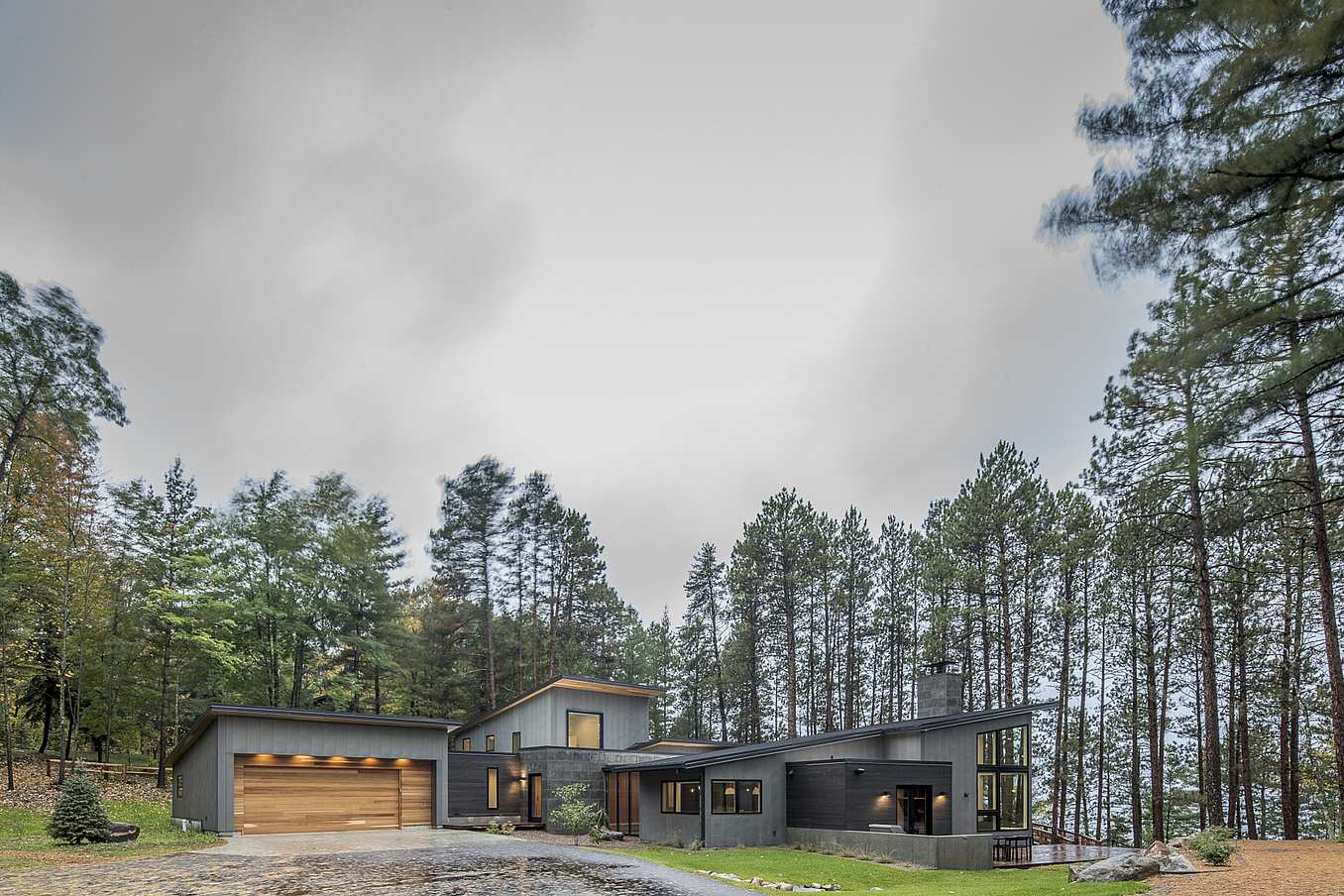lakeside vacation home with 3-season porch design