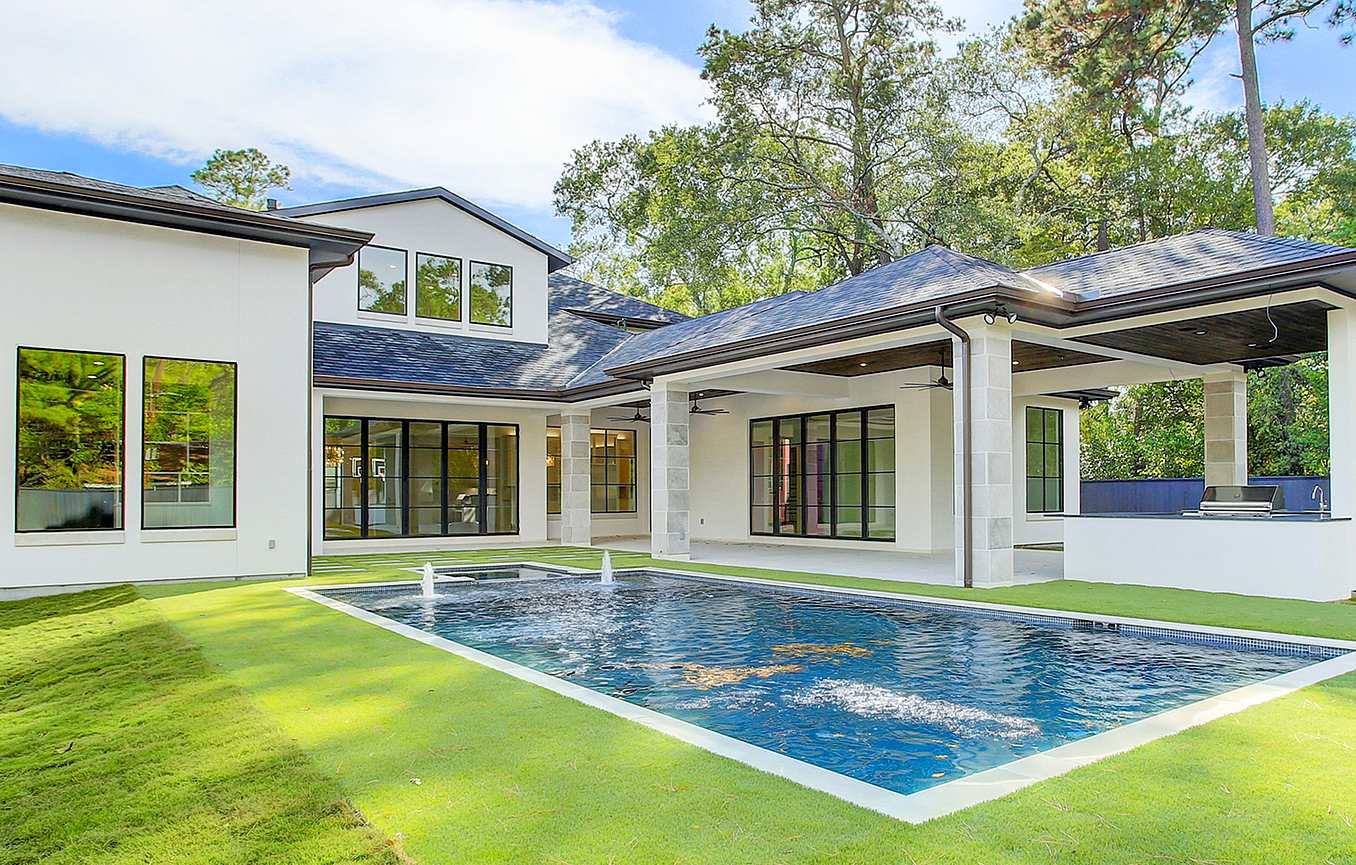 NanaWall folding glass doors in custom home