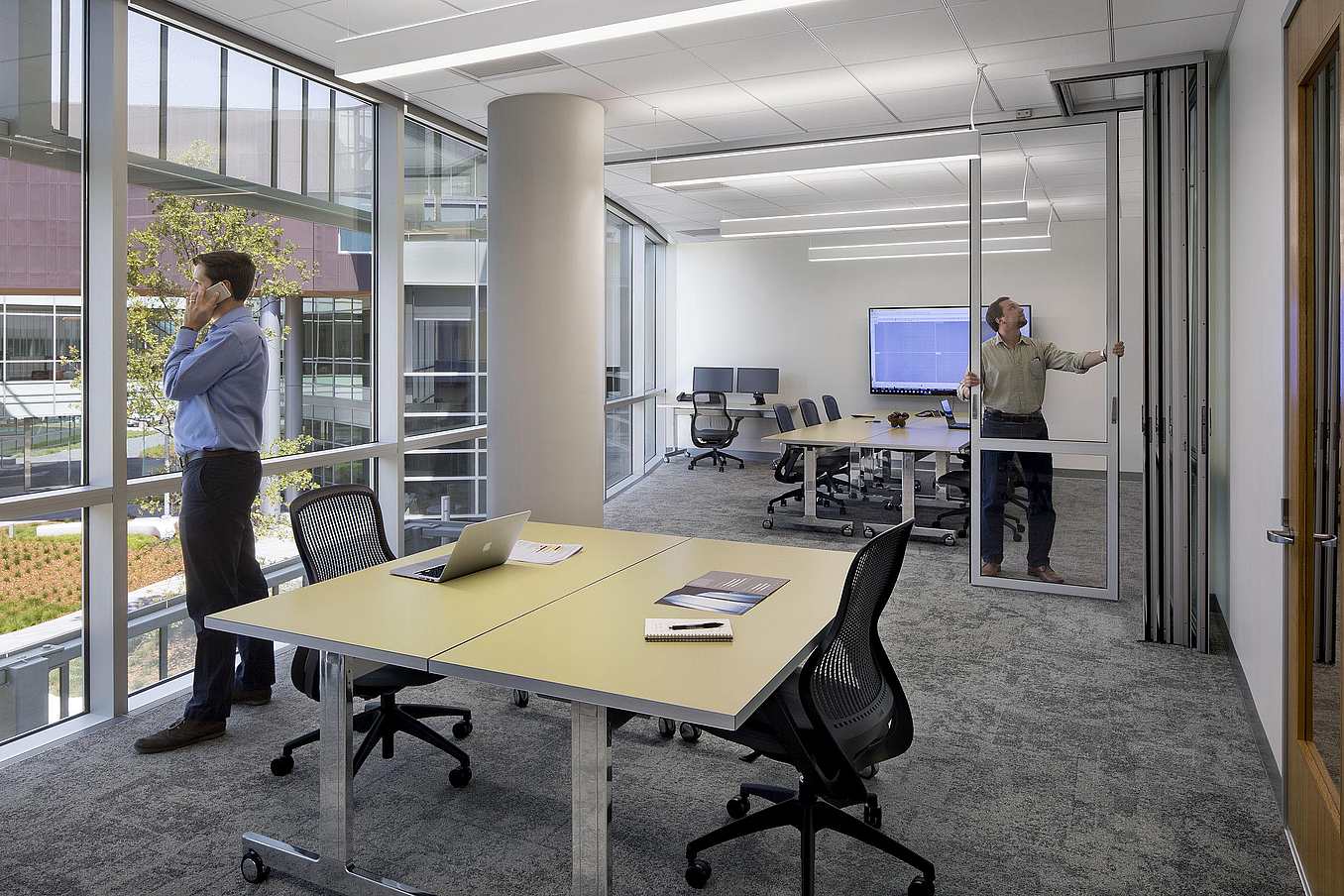 NanaWall HSW60 sliding glass panels for flexibility