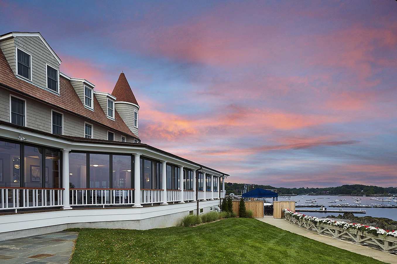 view-of-east-coast-yacht-club-with-nanawall-hsw60-system