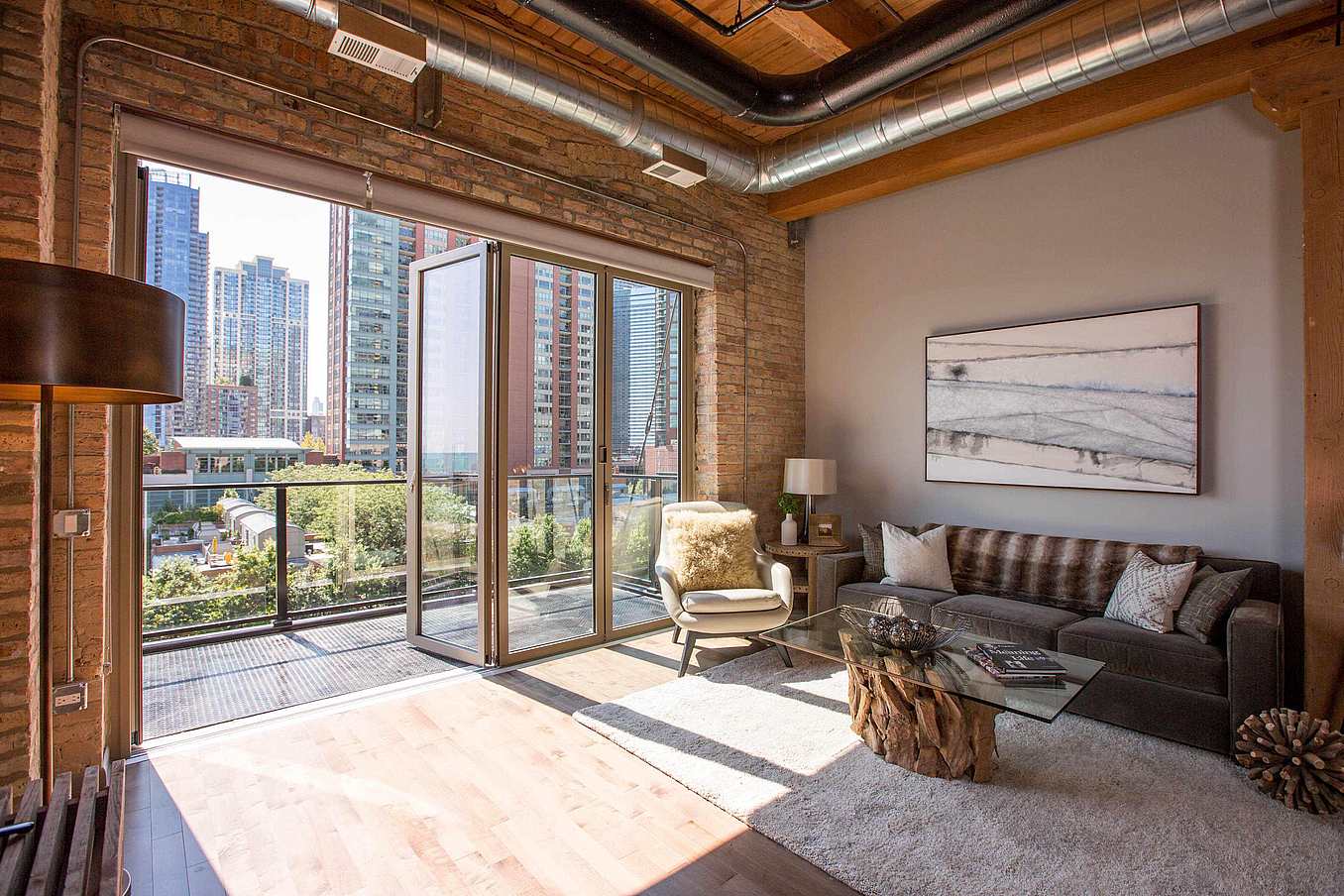 opening-glass-wall-with-apartment-view
