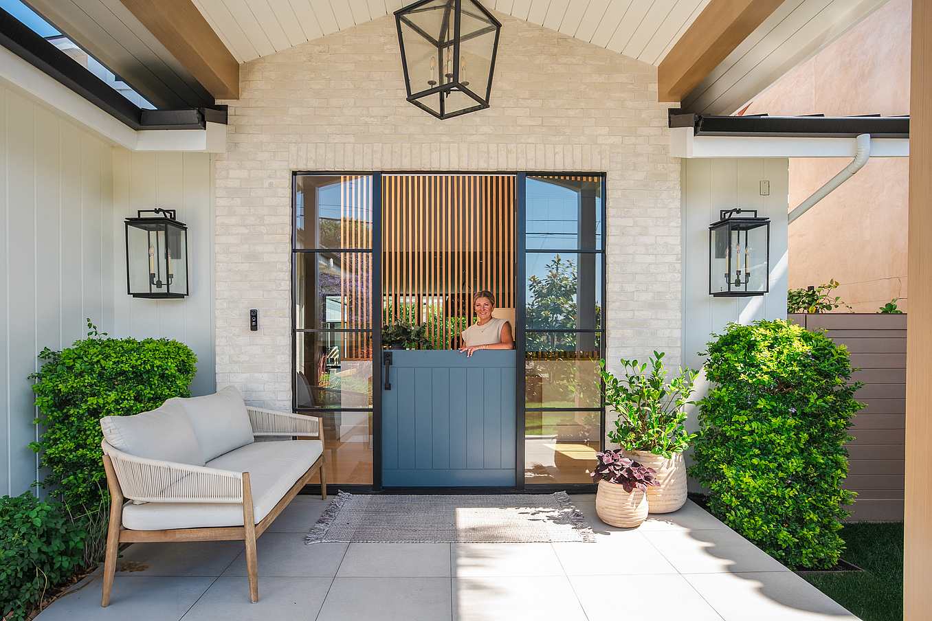 Complet home renovation with NanaWall folding patio doors