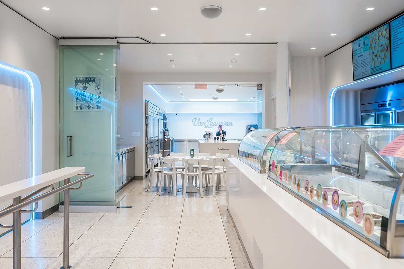 disappearing frameless glass walls in retail design