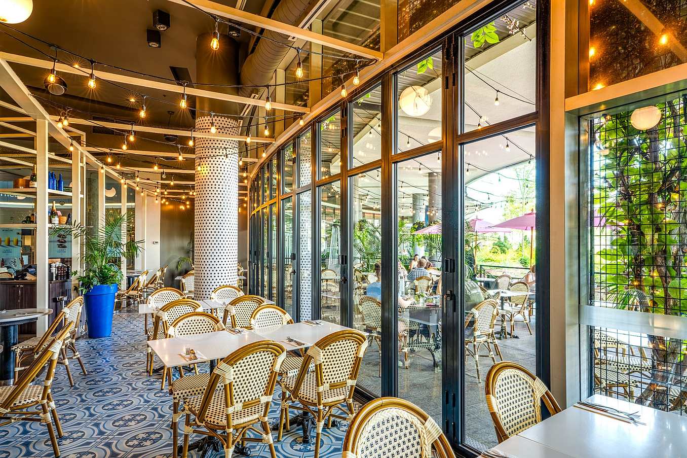 NanaWall segmented curve operable glass doors