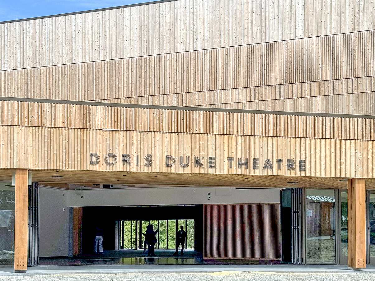 Generation 4 retractable glass doors in Doris Duke Theatre
