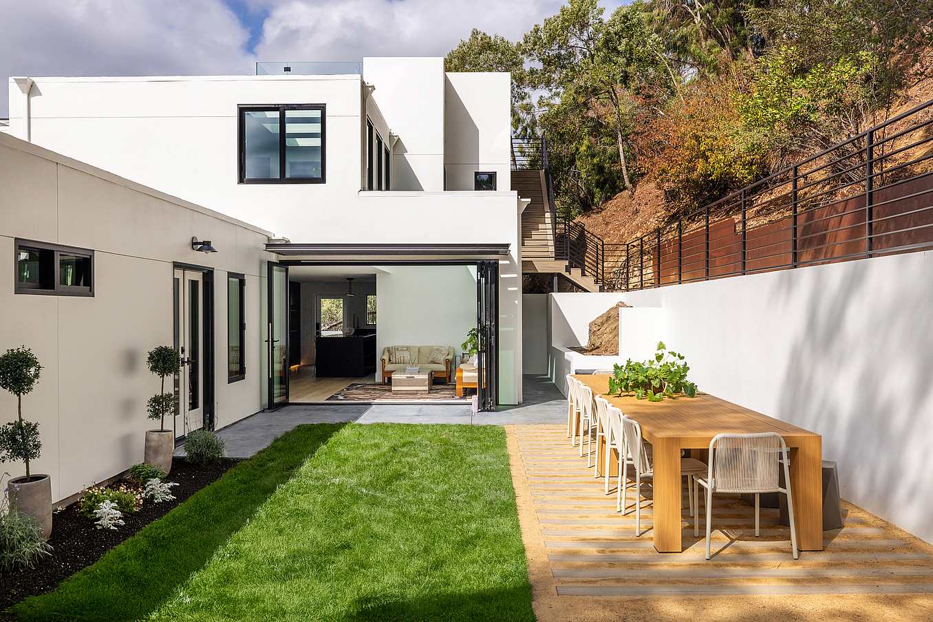 indoor-outdoor living with NanaWall retractable glass door