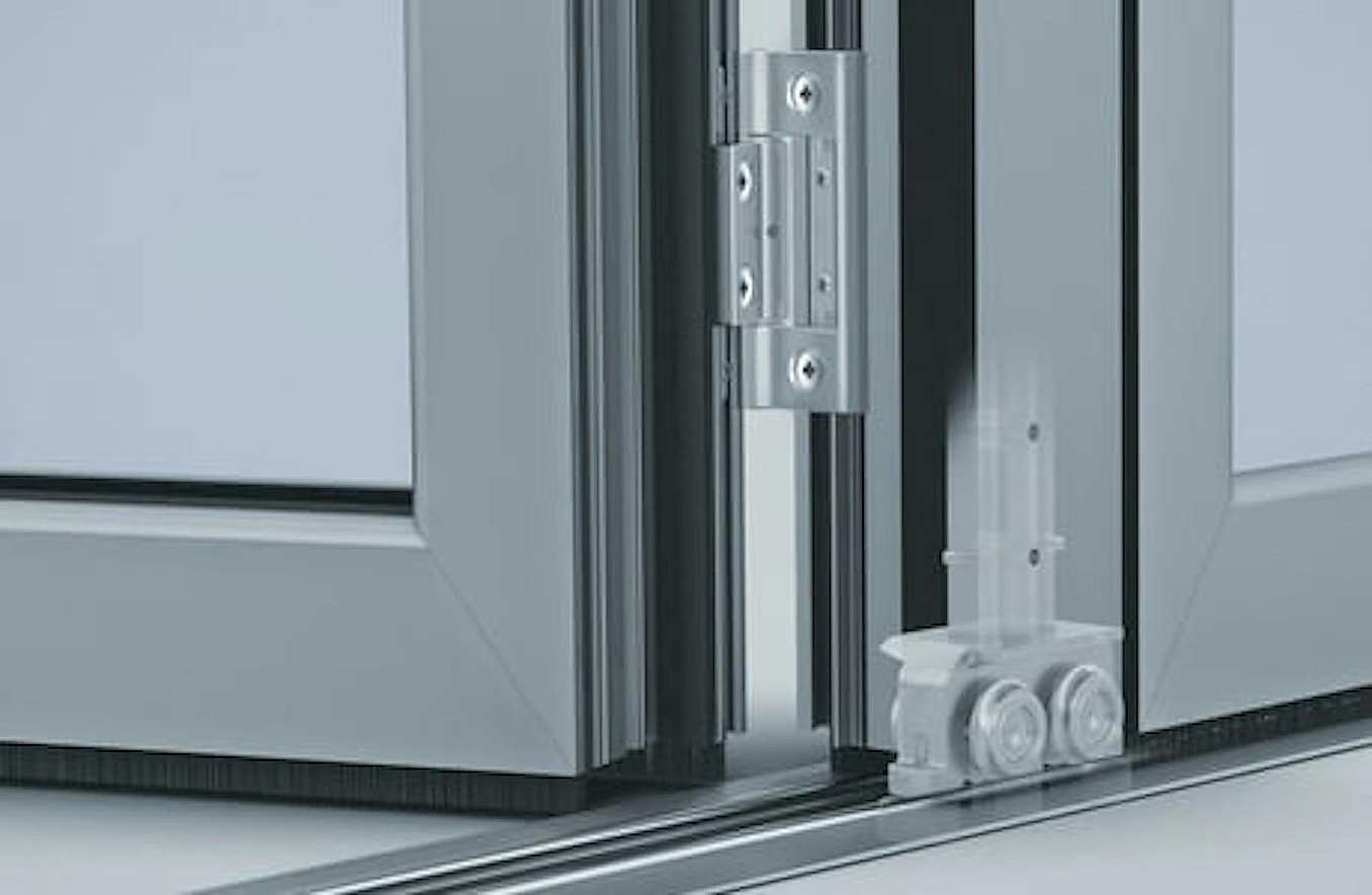 SL73 Hurricane folding glass wall detail