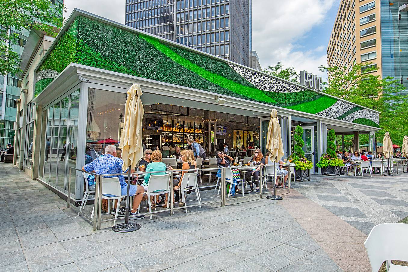 indoor outdoor restaurant with exterior stacking glass doors