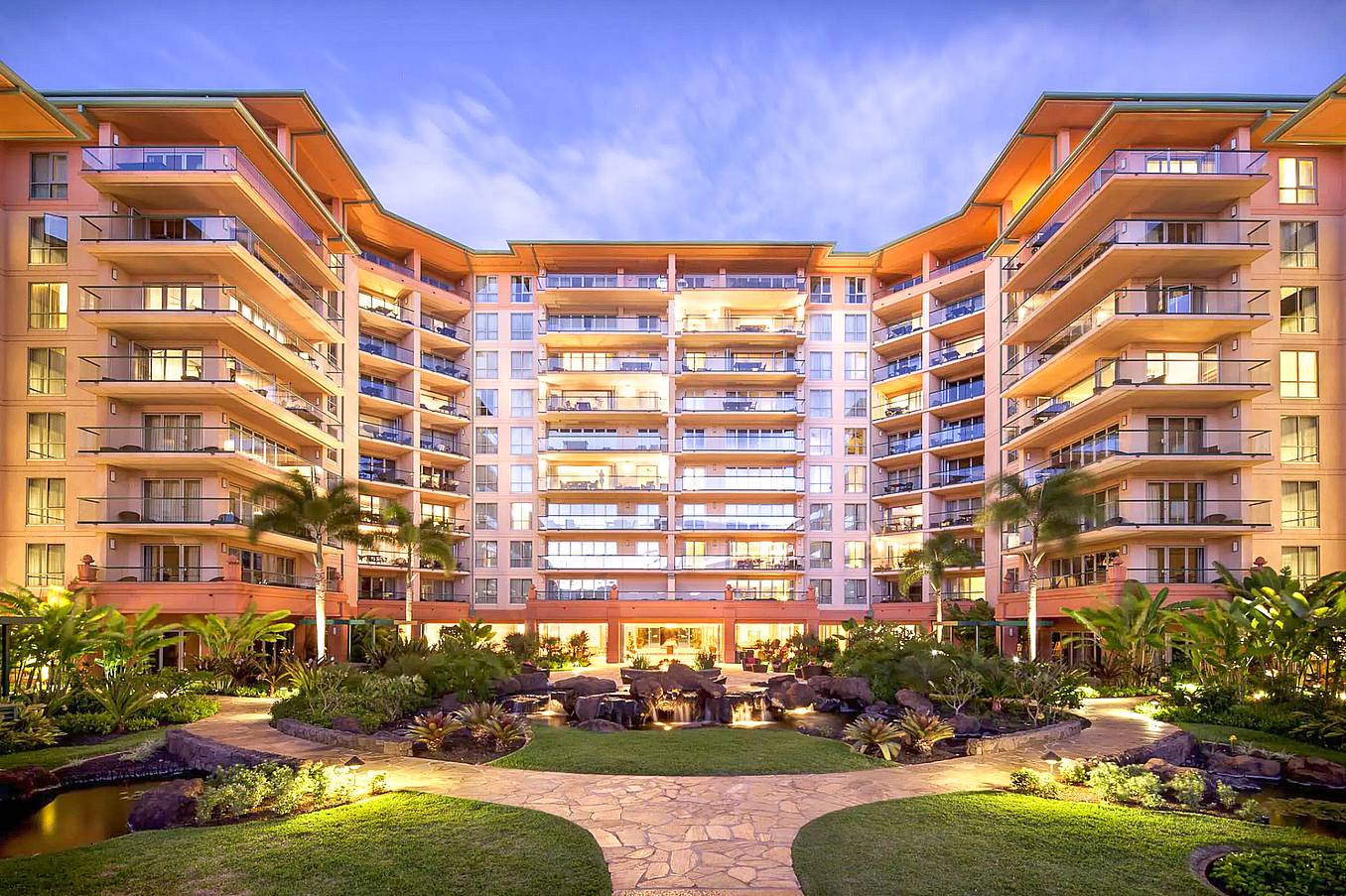 Hawaiian resort with NanaWall moveable glass wall systems
