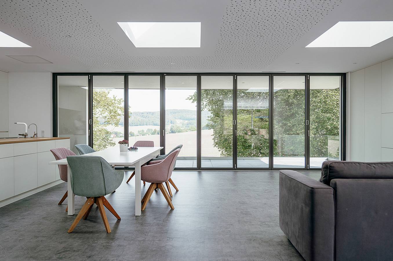 multifunctional NanaWall retractable glass walls