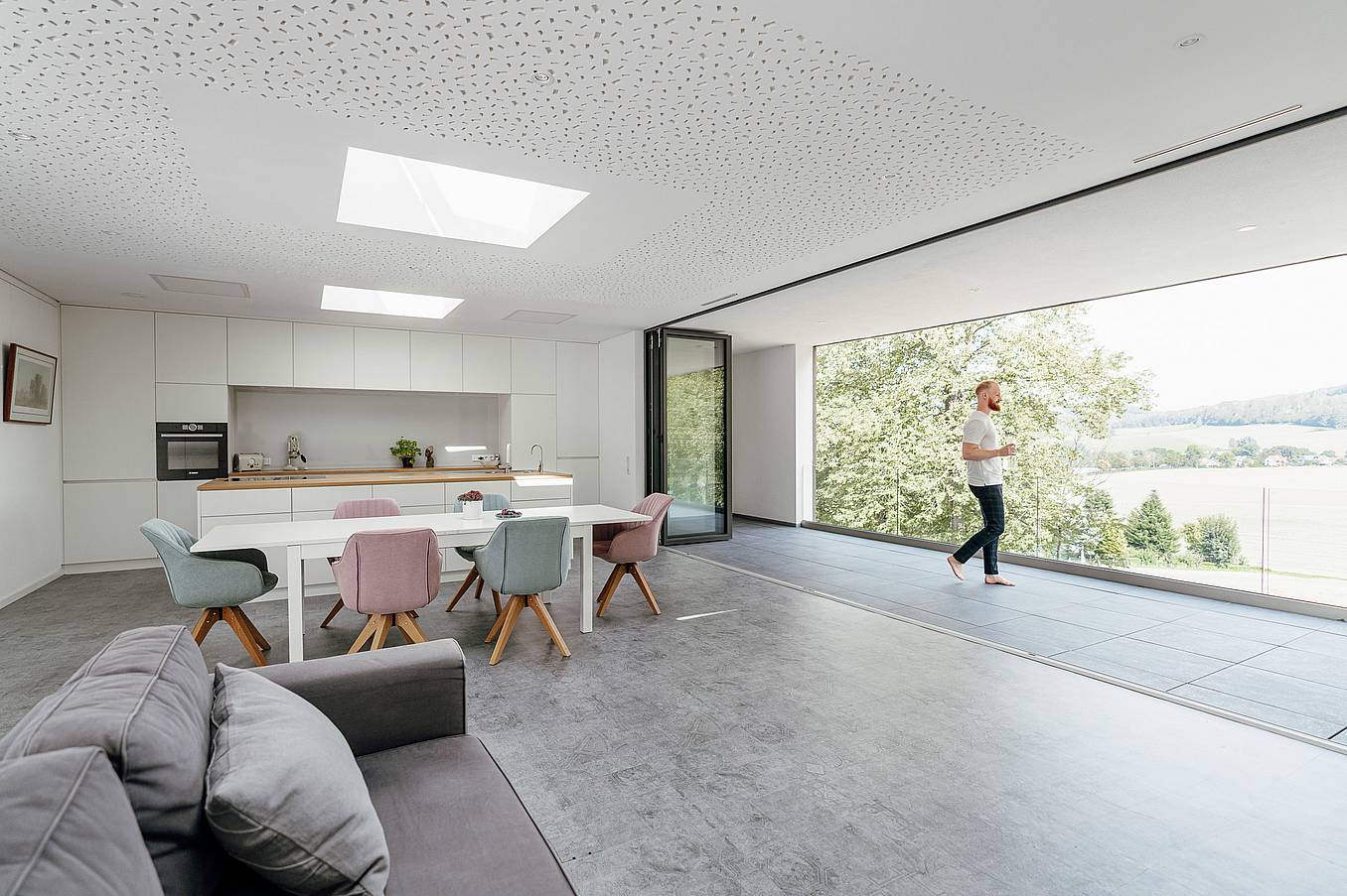 multifunctional approach to living with retractable glass walls