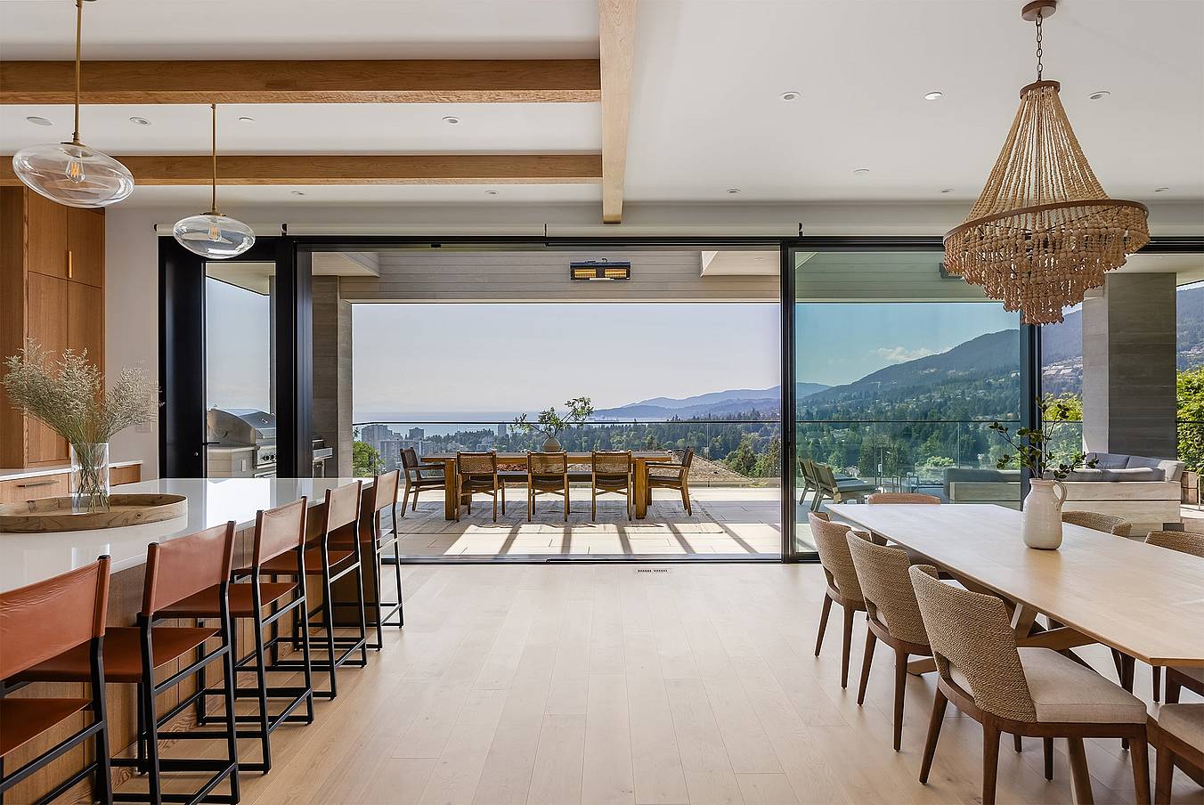 minimal sliding retractable glass walls
