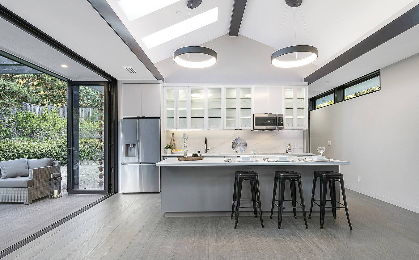 ADU with Generation 4 Folding Doors by NanaWall