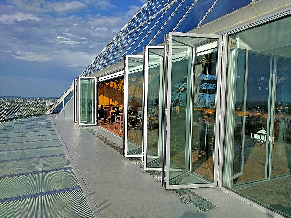 NanaWall folding glass doors