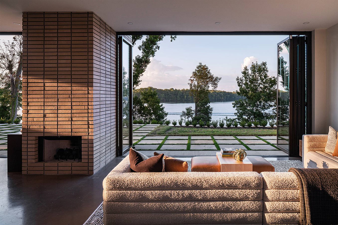 Generation 4 residential glass wall systems at lakefront