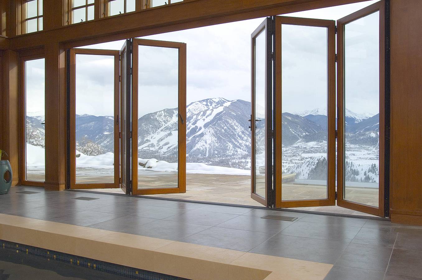 NanaWall clad folding doors