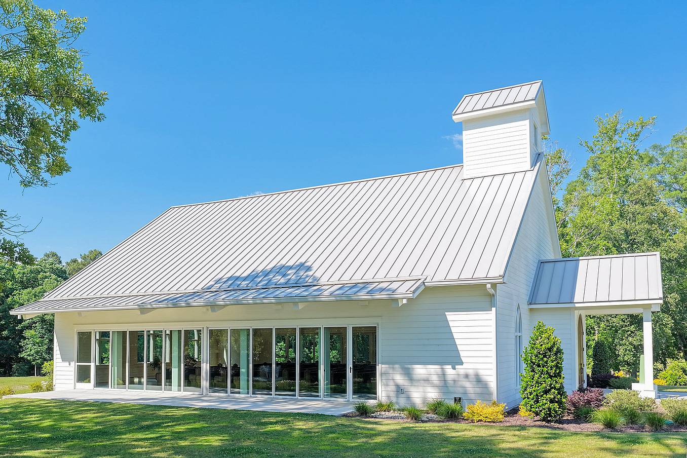 indoor-outdoor wedding venue with bifolding walls