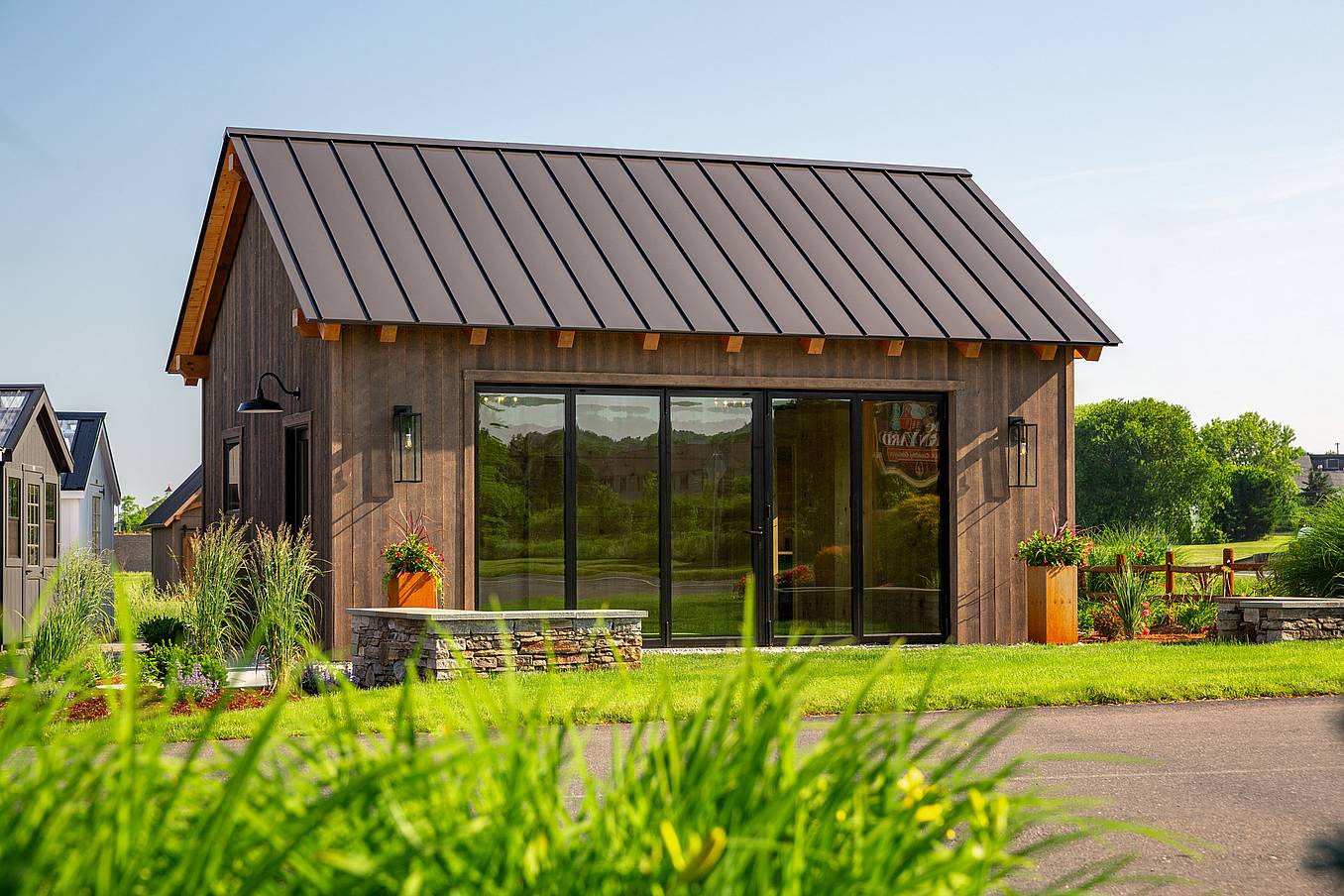 Flexible folding glass walls
