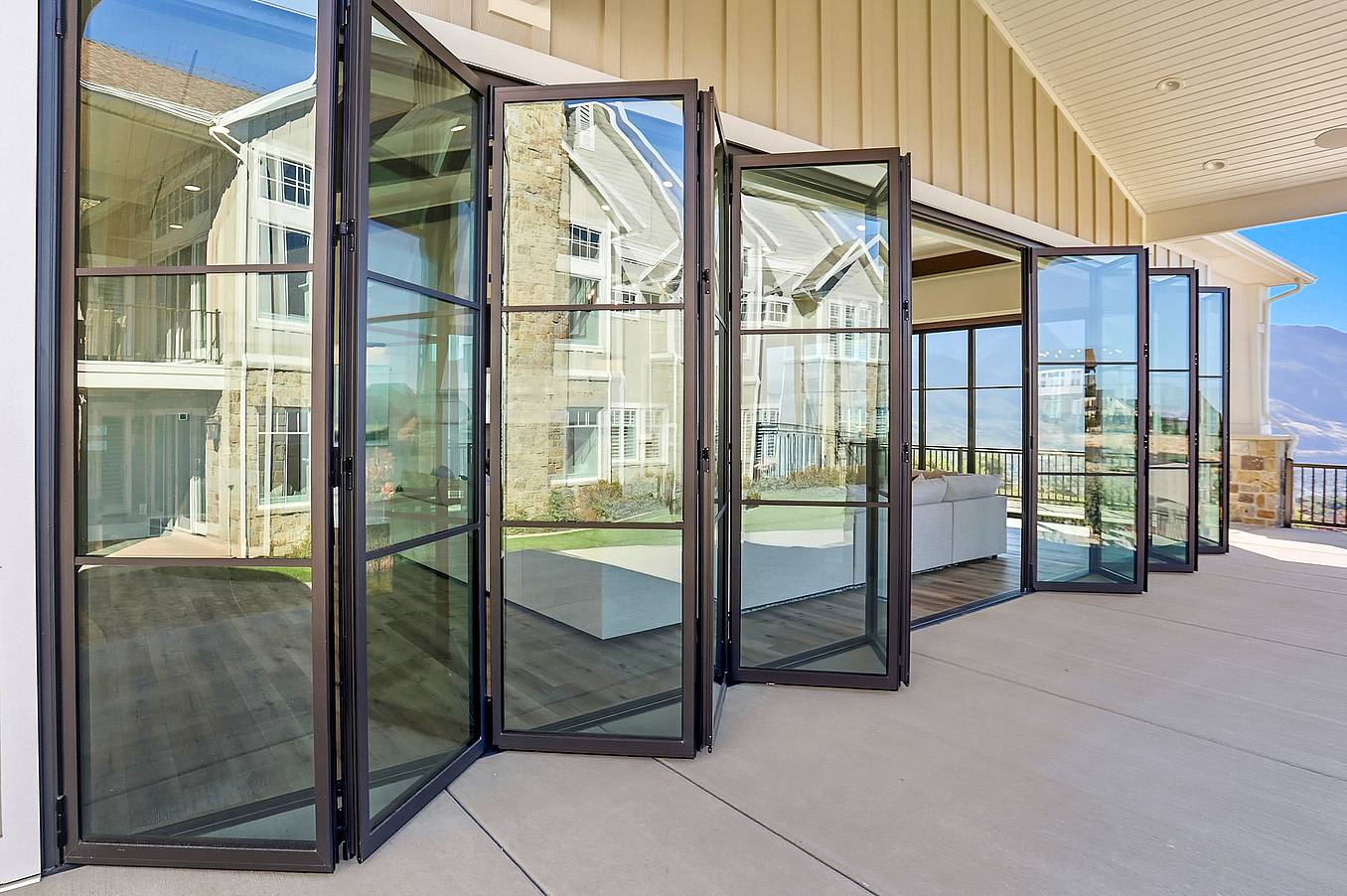 NanaWall Generation 4 slim folding glass wall