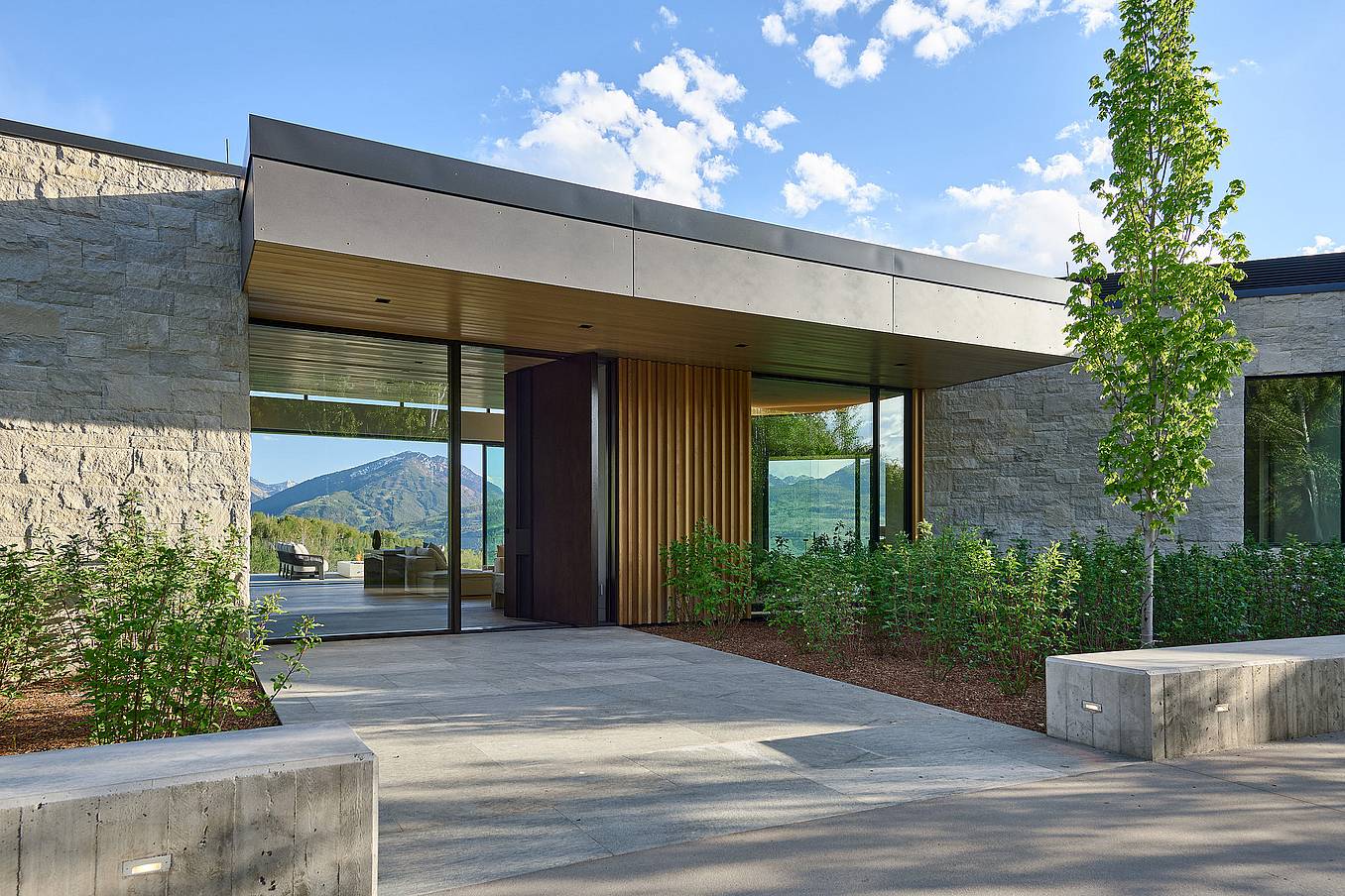 Aspen Estate desinged by Ken Adler with NanaWall cero minimal sliding glass wall