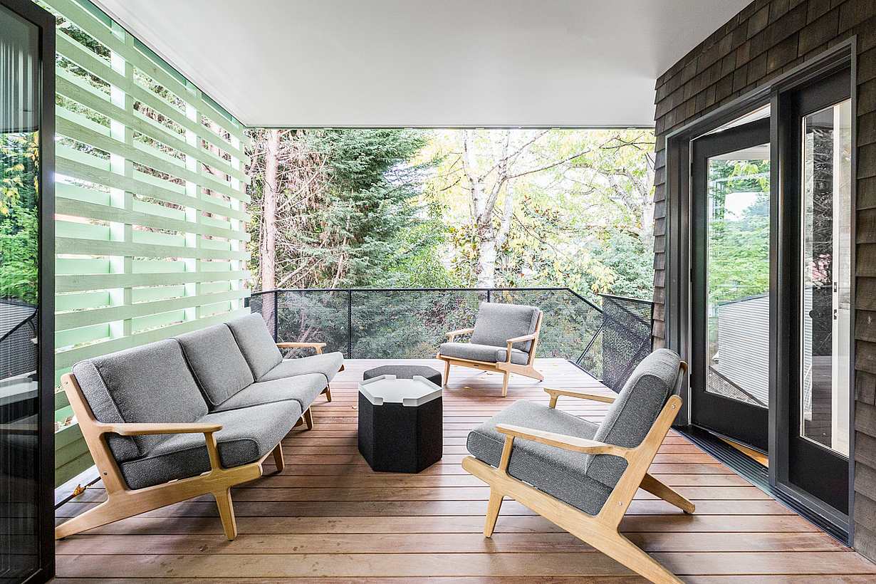 bifold doors to covered patio