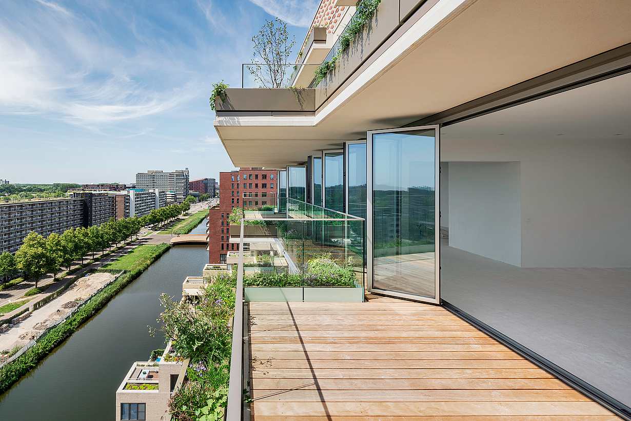 NanaWall glass wall systems
