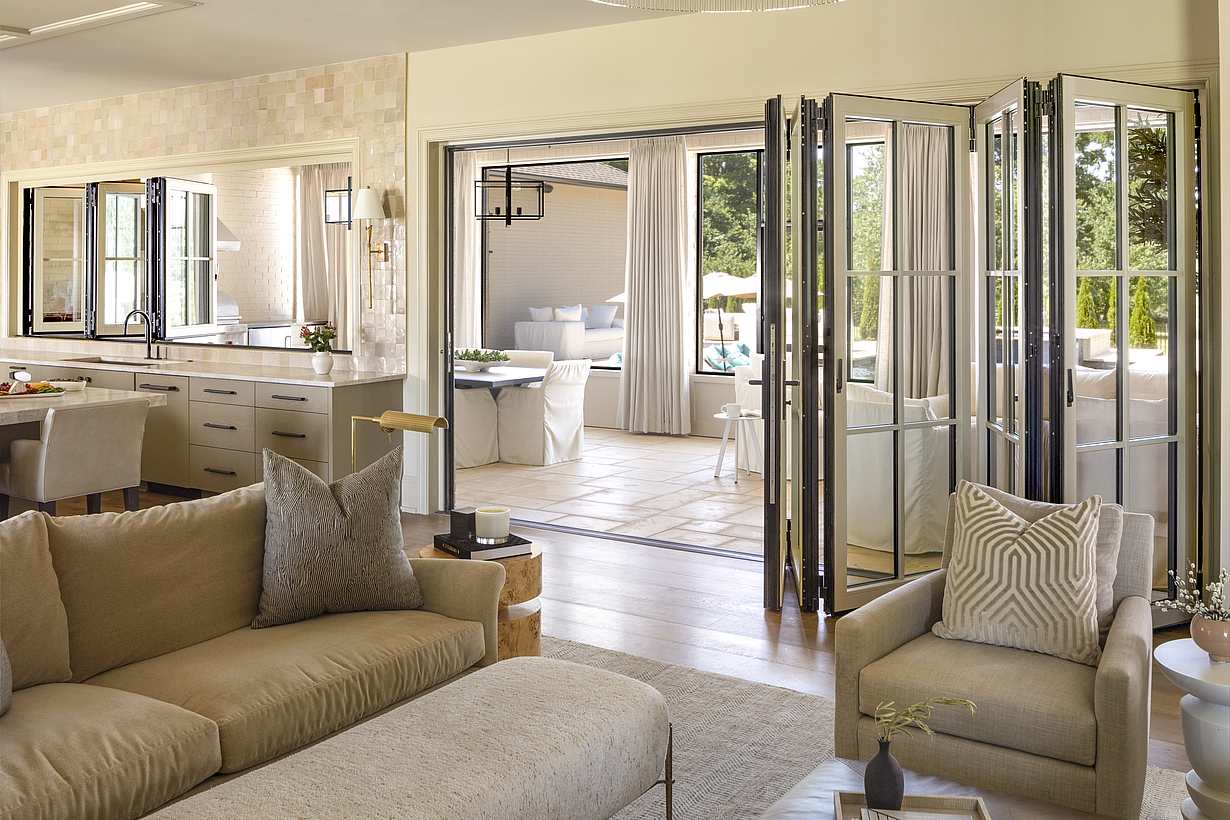 folding retractable glass walls