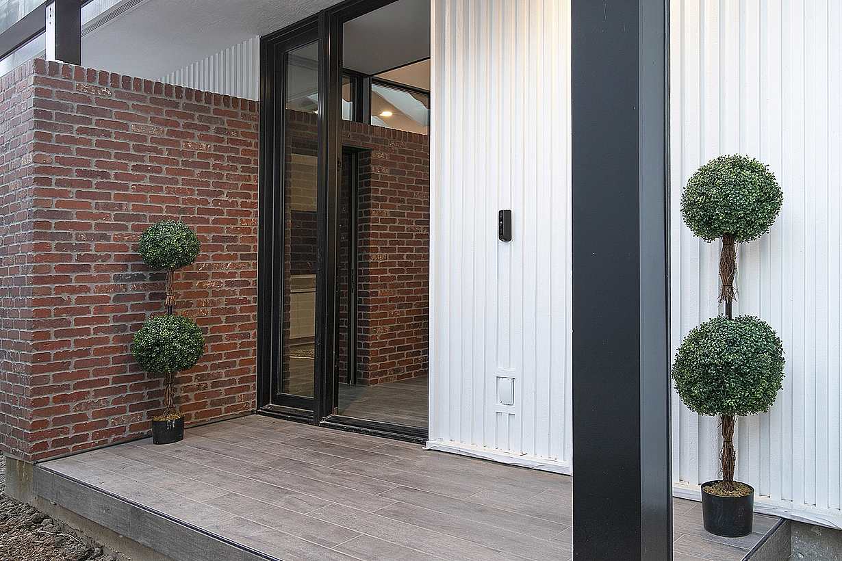ADU with NanaWall folding doors