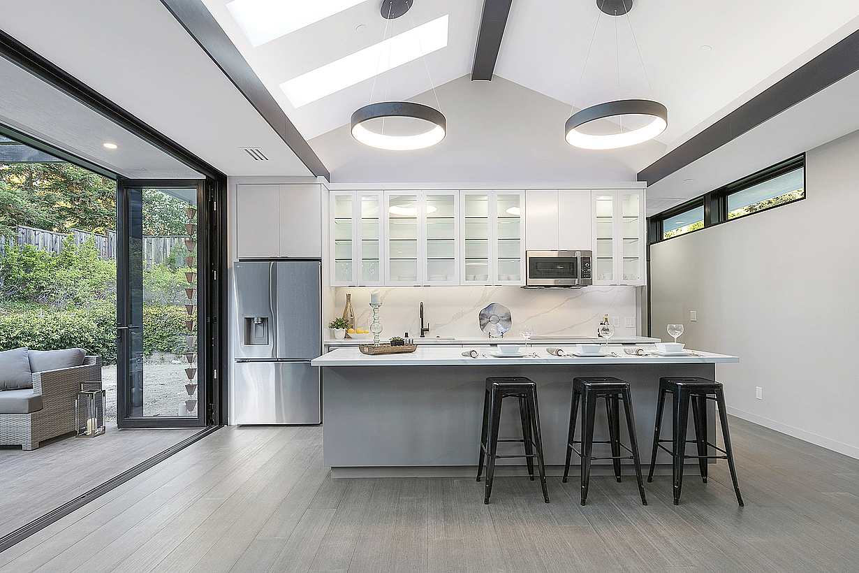 ADU with Generation 4 Folding Doors by NanaWall