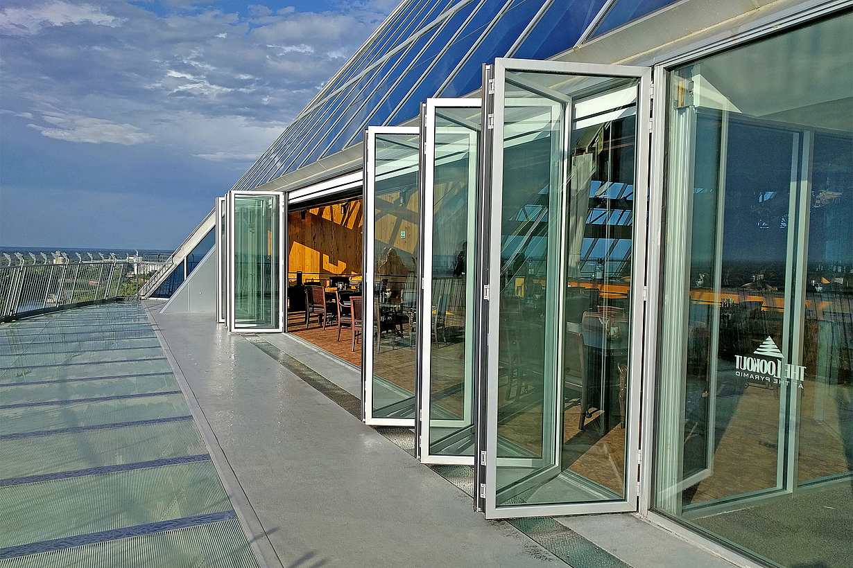 NanaWall folding glass doors
